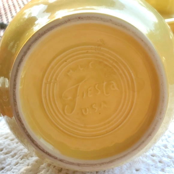 Fiestaware Pale Yellow Water Pitcher - Picture 5 of 12